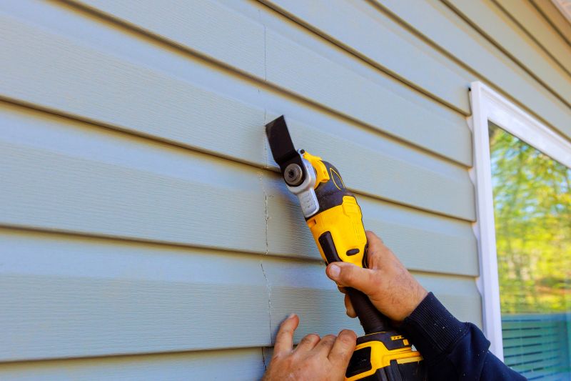 Vinyl Siding Repair Process - Image 3