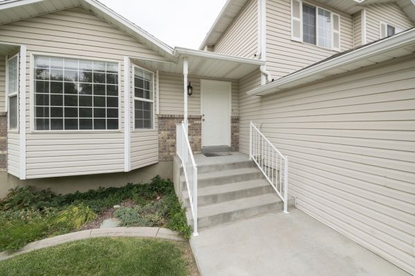 White Vinyl Siding Replacement in Greeley